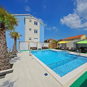 villa-nika-bibinje.hotelinzadar.com/
