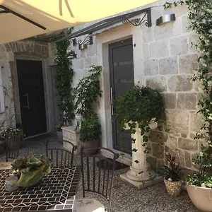 2* Maison d'hôtes Laura